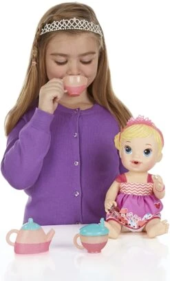 Baby Alive Tea ‘n Sparkles Baby Pretend Play Doll, Color-Changing Tea Set, Doll Accessories, Drinks, Wets (Assortment Styles) -Cuddle House Toys Shop BabyAliveLil SipsBabyHasaTeaPartyDoll Blonde 5