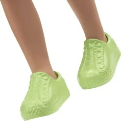 Barbie Club Chelsea Boy Doll (6-inch Brunette) Wearing Skateboard Graphic Shirt And Shorts, For 3 To 7 Year Olds -Cuddle House Toys Shop BarbieClubChelseaBoyDoll3