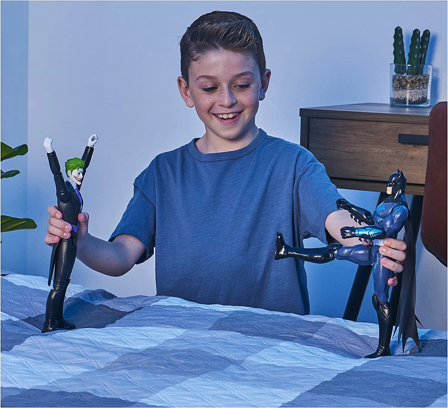 Batman 12-inch Bat-Tech Batman Action Figure (Black/Blue Suit), Kids Toys For Boys Aged 3 And Up 6 Batman 12-inch Bat-Tech Batman Action Figure (Black/Blue Suit), Kids Toys For Boys Aged 3 And Up - Image 6