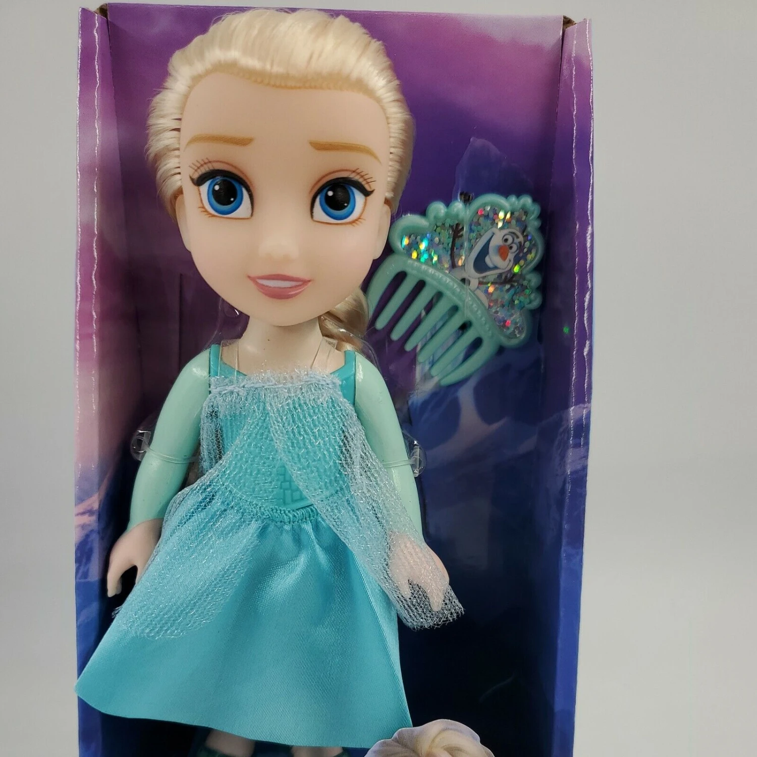 Disney Frozen Princess Elsa 6" Petite Doll With Glittered Hard Bodice And Comb 4 Disney Frozen Princess Elsa 6" Petite Doll With Glittered Hard Bodice And Comb - Image 4